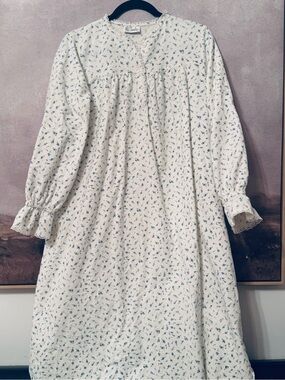 Character ~ Vintage Flannel nightgown Size M